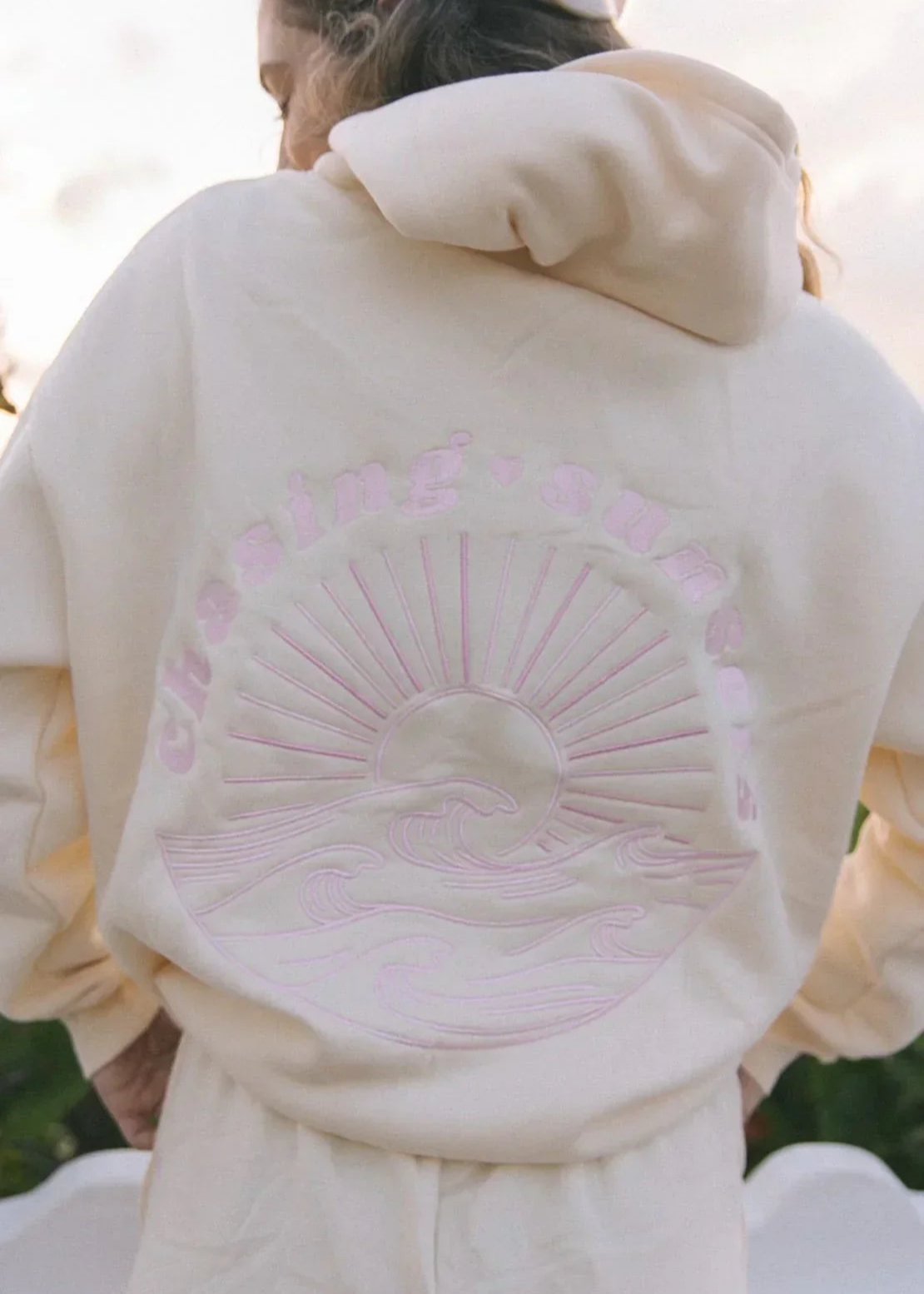 Sage Hoodie: Det perfekte samspil af komfort, stil og natur